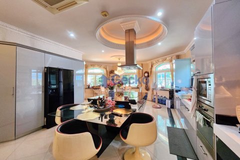 House in Pattaya, Thailand 3 bedrooms № 197373 - photo 11