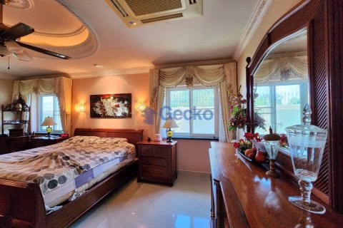 House in Pattaya, Thailand 3 bedrooms № 197373 - photo 22