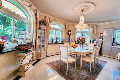 House in Pattaya, Thailand 3 bedrooms № 197373 - photo 8