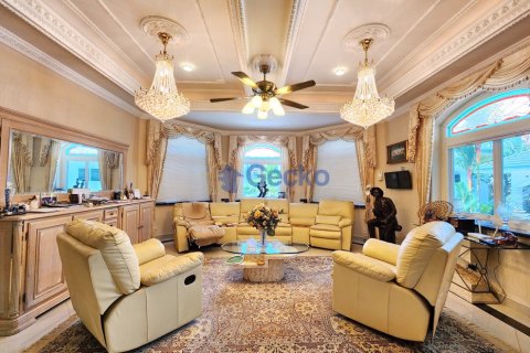 House in Pattaya, Thailand 3 bedrooms № 197373 - photo 3