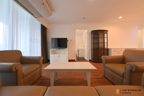 Condo in Bangkok, Thailand, 2 bedrooms № 197377 - photo 10