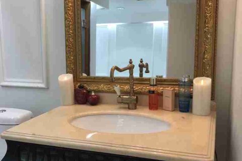 Condo in Thonburi, Bangkok, Thailand, 2 bedrooms № 183486 - photo 11