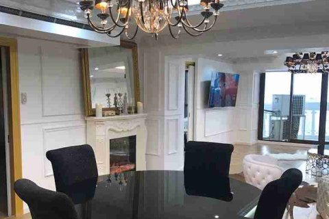 Condo in Thonburi, Bangkok, Thailand, 2 bedrooms № 183486 - photo 14