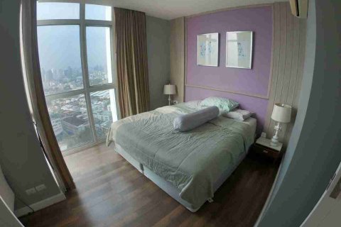 Condo in Bangkok, Thailand, 2 bedrooms № 183485 - photo 1