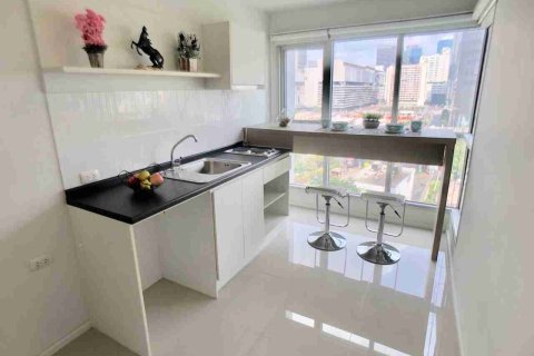 Condo in Bangkok, Thailand, 1 bedroom № 183481 - photo 1