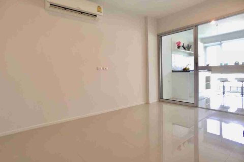 Condo in Bangkok, Thailand, 1 bedroom № 183481 - photo 8