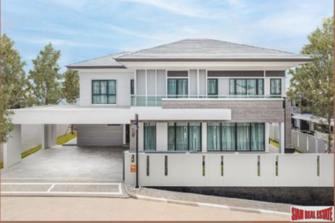 Villa in Pattaya, Thailand 4 bedrooms № 193136