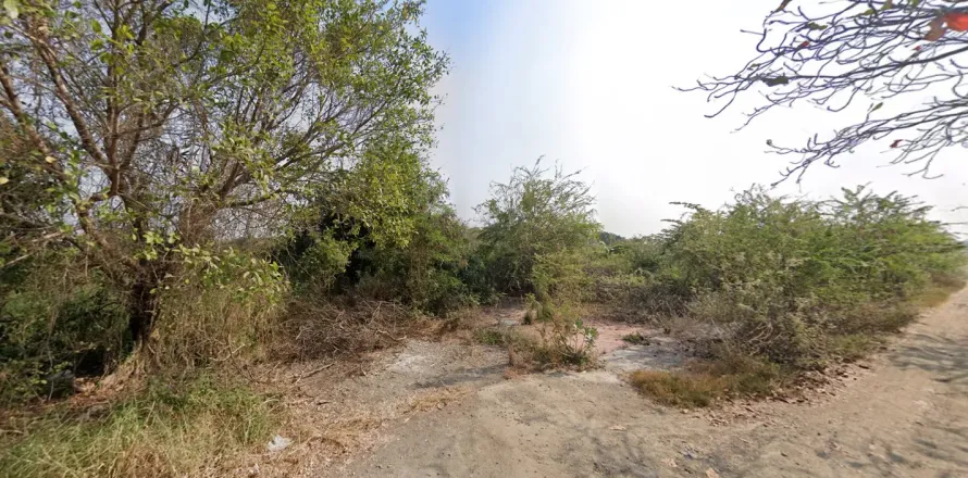 Land in Bang Pakong, Thailand 1600 sq.m. № 172141