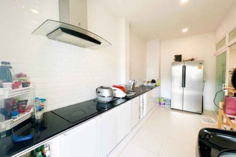 Villa in Phuket, Thailand 3 bedrooms № 172135 - photo 5
