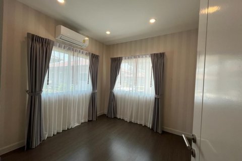 House in Phuket, Thailand 3 bedrooms № 167673 - photo 17