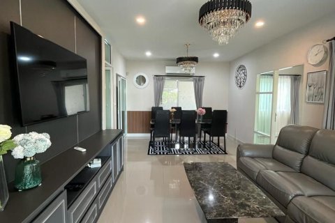 House in Phuket, Thailand 3 bedrooms № 167673 - photo 2