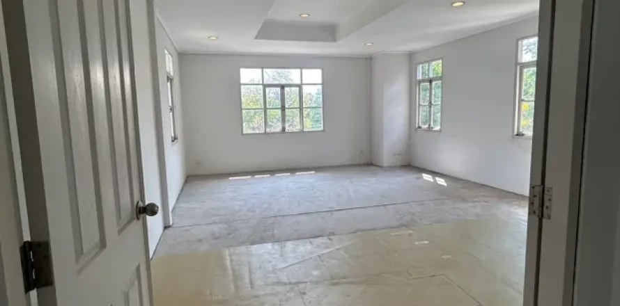 Haus in Bang Kapi, Bangkok, Thailand 3 Schlafzimmer № 214484