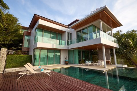 Villa in Phuket, Thailand 5 bedrooms № 173476