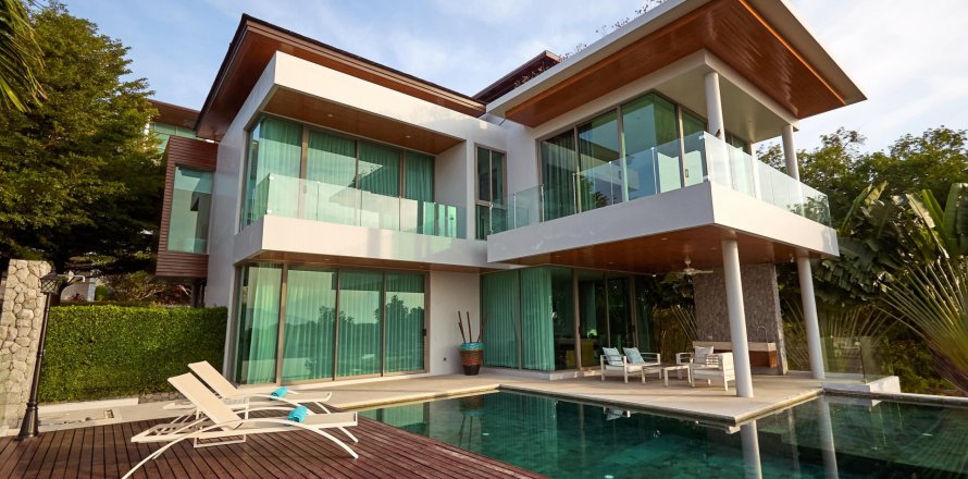 Villa in Phuket, Thailand 5 bedrooms № 173476