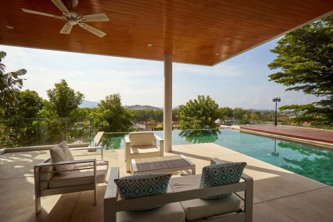 Villa in Phuket, Thailand 5 bedrooms № 173476 - photo 2