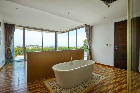 Villa in Phuket, Thailand 5 bedrooms № 173476 - photo 21