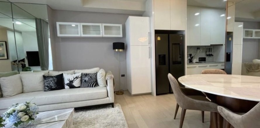 Condo in Khlong Toei, Bangkok, Thailand, 3 bedrooms № 159144