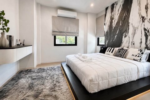 Villa in Pattaya, Thailand 4 Schlafzimmer № 233582 - Foto 10