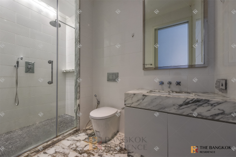 Condo in Bangkok, Thailand, 3 bedrooms № 188448 - photo 4