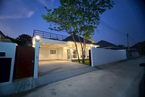 Дом в Хуа Хине, Таиланд с 3 спальнями  № 147526 - фото 1