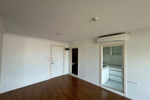 Condo à Huai Khwang, Bangkok, Thaïlande, 2 chambres  № 173133 - photo 6