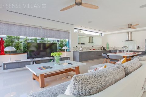 Villa in Phuket, Thailand 4 bedrooms № 173134 - photo 20