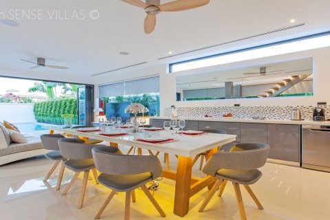 Villa in Phuket, Thailand 4 bedrooms № 173134 - photo 24