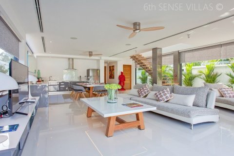Villa in Phuket, Thailand 4 bedrooms № 173134 - photo 2
