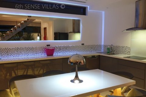 Villa in Phuket, Thailand 4 bedrooms № 173134 - photo 27