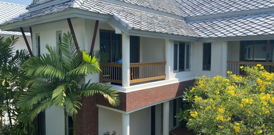 Maison à Bang Khen, Bangkok, Thaïlande 4 chambres № 173131