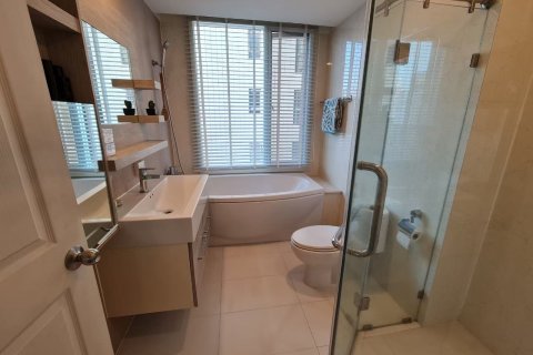 Condo à Watthana, Bangkok, Thaïlande, 2 chambres  № 152721 - photo 19