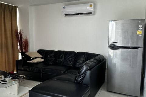 Condo in Pattaya, Thailand, 3 bedrooms  № 171719 - photo 2