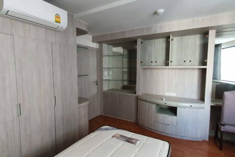 Condo in Bangkok, Thailand, 3 bedrooms  № 143327 - photo 10