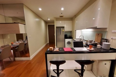 Condo in Bangkok, Thailand, 2 bedrooms  № 143445 - photo 12