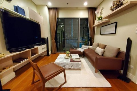 Condo in Bangkok, Thailand, 2 bedrooms  № 143445 - photo 1