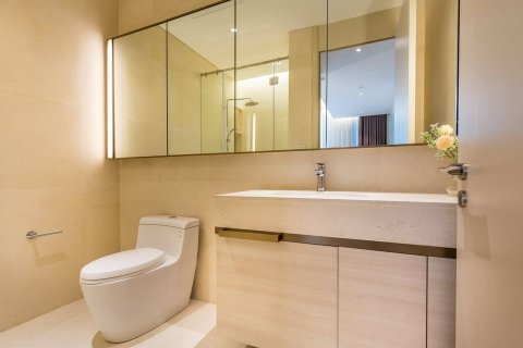 Condo in Bangkok, Thailand, 2 bedrooms  № 143328 - photo 17