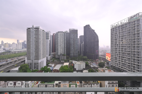 Condo in Bangkok, Thailand, 2 bedrooms № 184868 - photo 3
