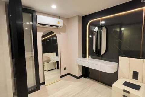 Duplex in Sathon, Bangkok, Thailand 1 Schlafzimmer № 219848 - Foto 4
