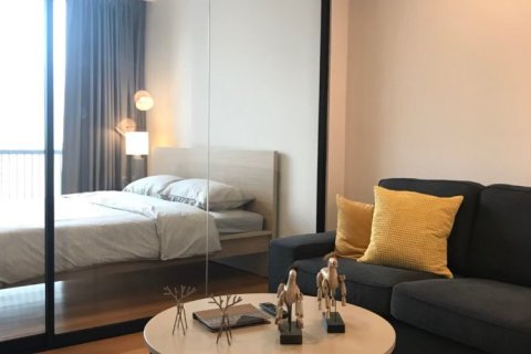 Eigentumswohnung in Bang Rak, Bangkok, Thailand, 1 Schlafzimmer № 219846 - Foto 1