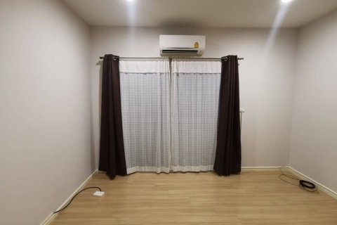 Townhouse in Suan Luang, Bangkok, Thailand 3 bedrooms № 162127 - photo 12