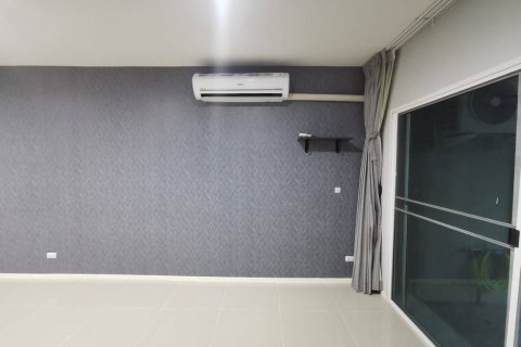 Townhouse in Suan Luang, Bangkok, Thailand 3 bedrooms № 162127 - photo 4