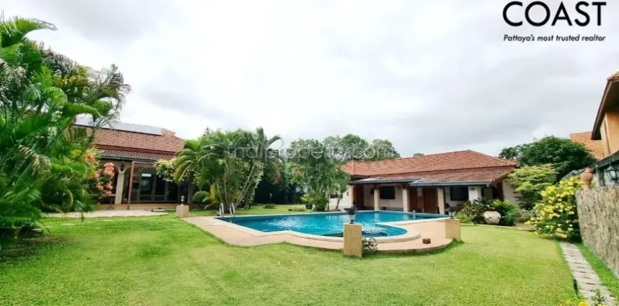 Casa de 5 dormitorios en Pattaya, Tailandia № 213691