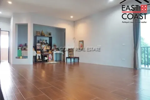 Casa de 4 dormitorios en Pattaya, Tailandia № 213696 - foto 9