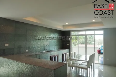 Casa de 4 dormitorios en Pattaya, Tailandia № 213696 - foto 5