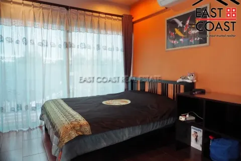Casa de 4 dormitorios en Pattaya, Tailandia № 213696 - foto 7