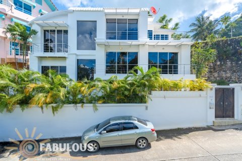 Villa in Patong, Thailand 4 bedrooms № 179494 - photo 8