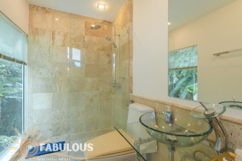 Villa in Patong, Thailand 4 bedrooms № 179494 - photo 7