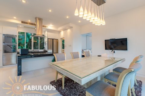 Villa in Patong, Thailand 4 bedrooms № 179494 - photo 6
