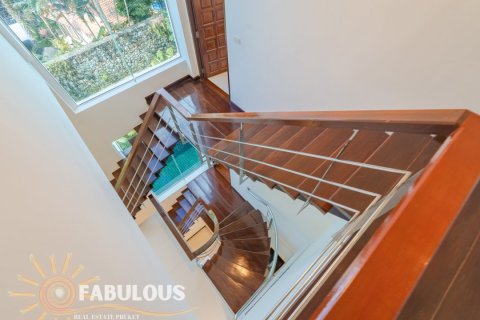 Villa in Patong, Thailand 4 bedrooms № 179494 - photo 4