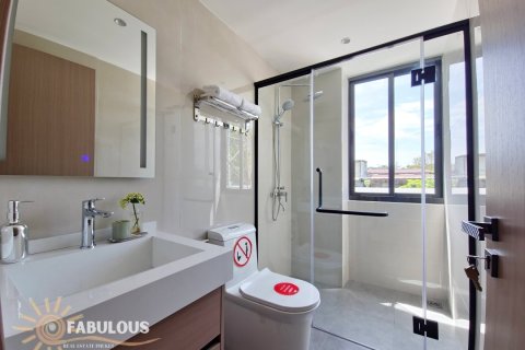 Condo in Chalong, Thailand, 2 bedrooms  № 179492 - photo 9